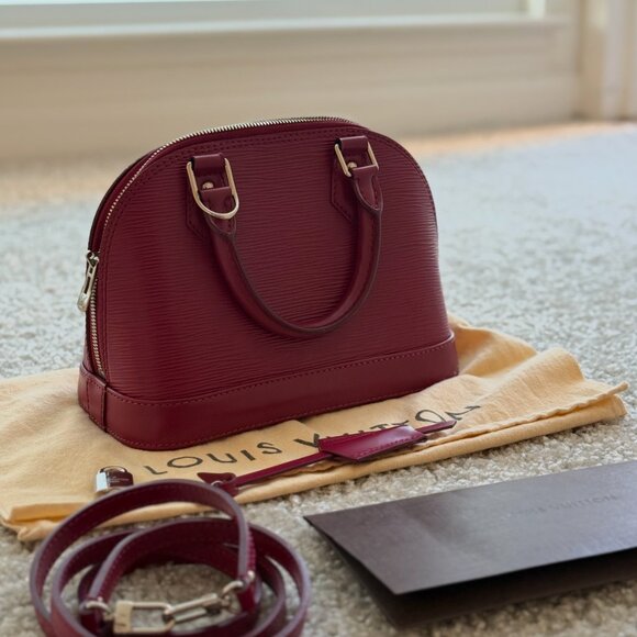 Louis Vuitton Alma BB in Fuchsia Epi Leather - Picture 12 of 14